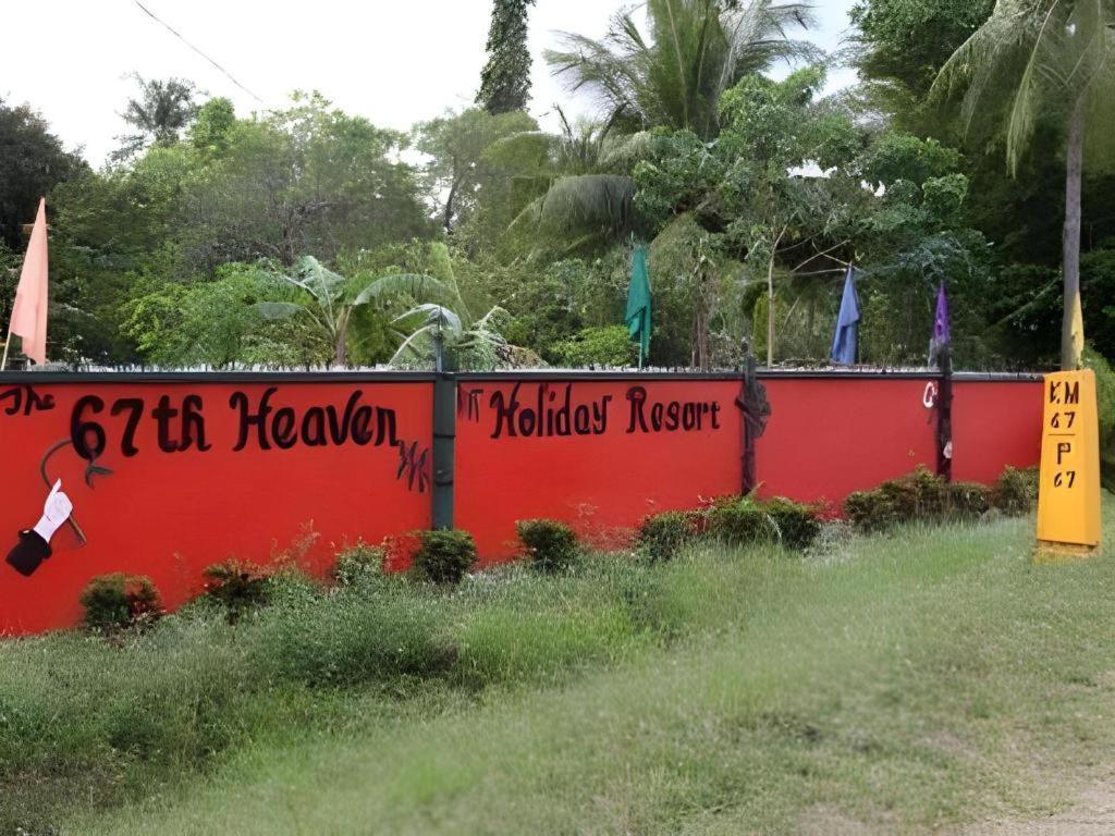 67Th Heaven Holiday Resort Lucbuan Екстериор снимка